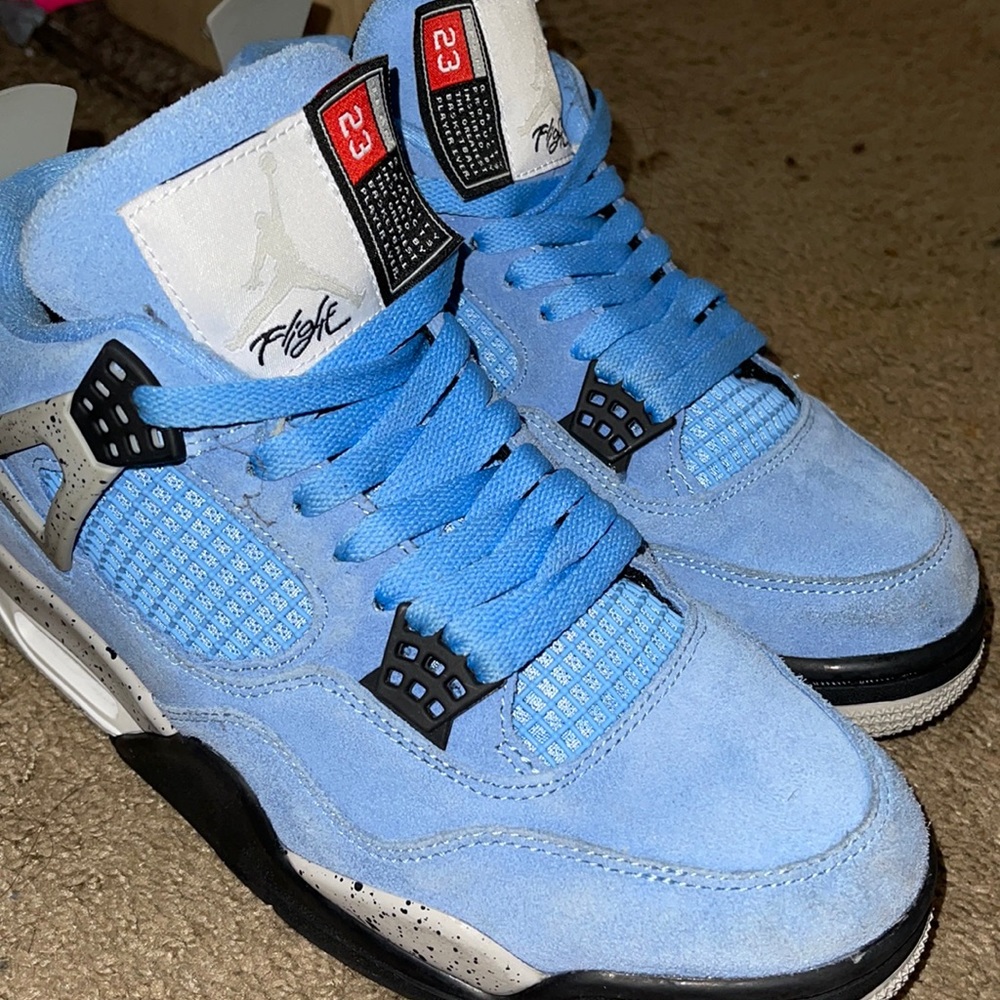 JORDAN 4 UNC